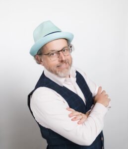 Leon-Headshot-2023-by-CeylonMitchell-1-1